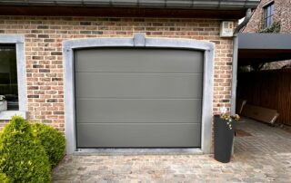 Porte de garage sectionnelle HÖRMANN Rainure L lisse SILK GRAIN RAL 7039